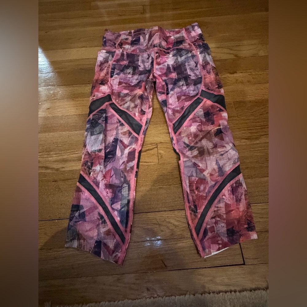 Lululemon Size 8 “21 Pink and Black Patterned Leggings